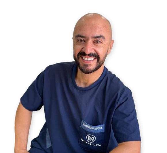 Dr.-Marcio-Matos-Dentista-e-Mestre-em-Ortodontia_Clinica-MM-Odontologia.png